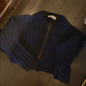 Vintage 90’s oversizedMid-drift cable knit sweater